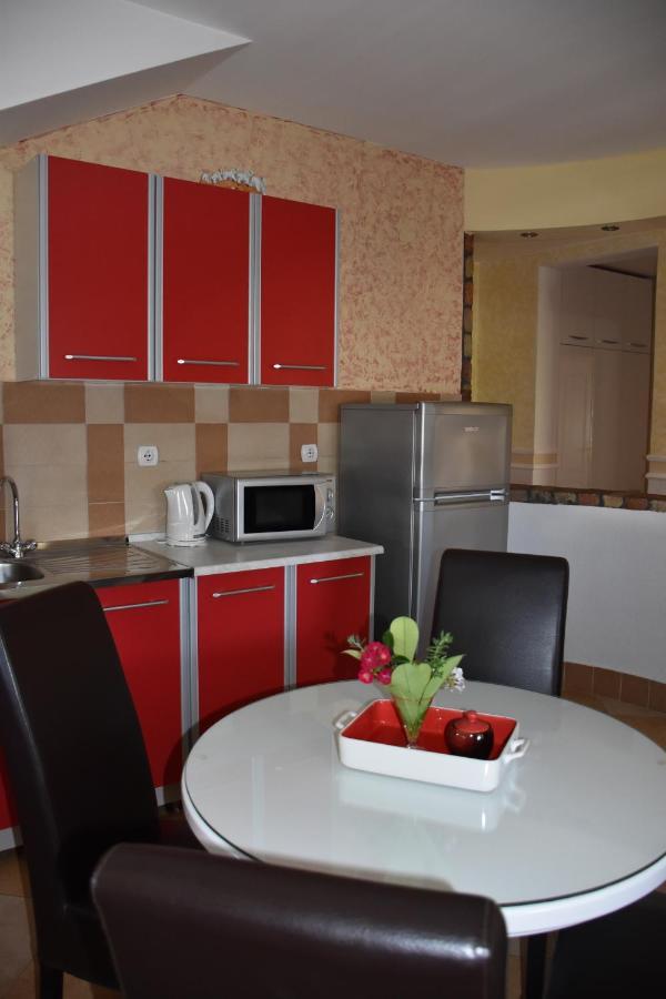 Apartments Scepanovic Tivat Bagian luar foto