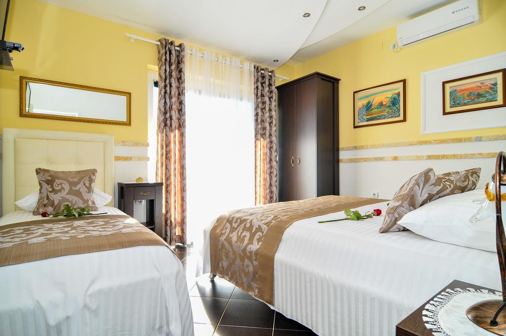 Apartments Scepanovic Tivat Bagian luar foto