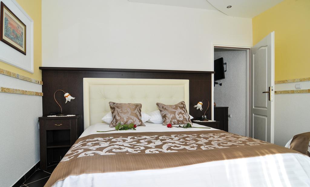 Apartments Scepanovic Tivat Bagian luar foto