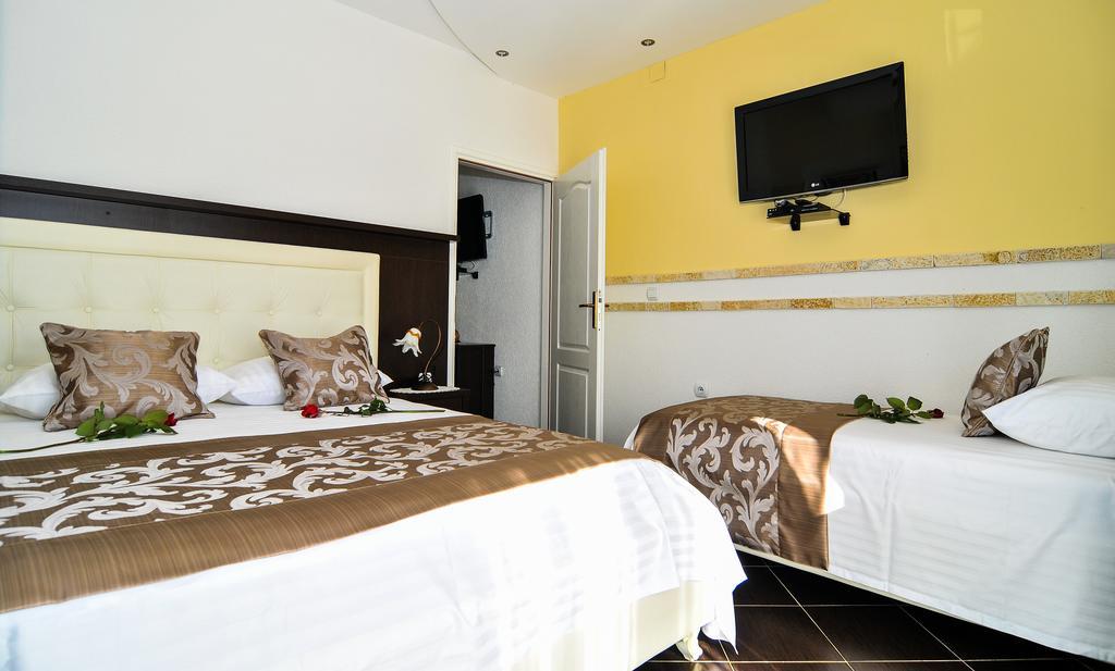 Apartments Scepanovic Tivat Bagian luar foto