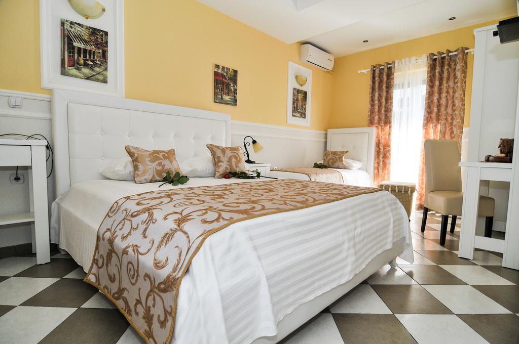 Apartments Scepanovic Tivat Bagian luar foto