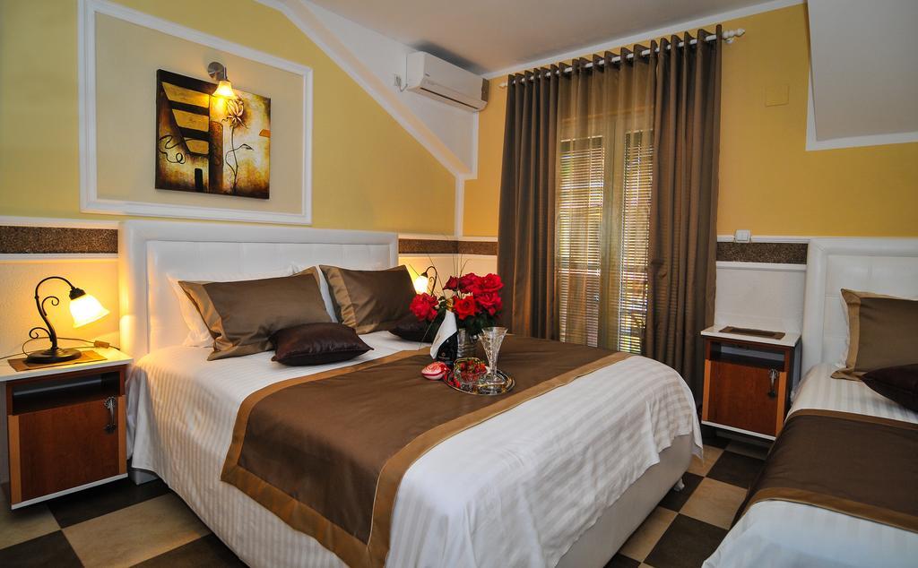 Apartments Scepanovic Tivat Bagian luar foto