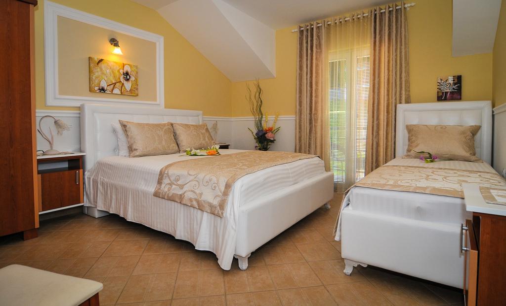 Apartments Scepanovic Tivat Bagian luar foto