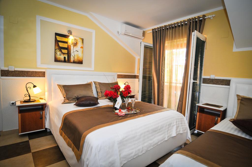 Apartments Scepanovic Tivat Bagian luar foto
