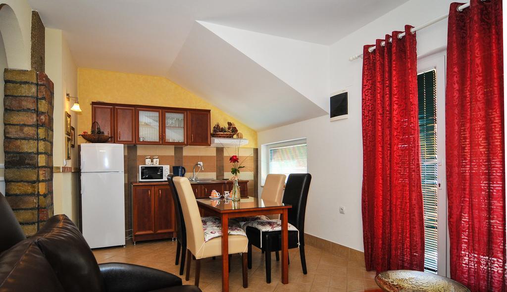 Apartments Scepanovic Tivat Bagian luar foto