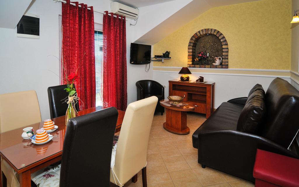 Apartments Scepanovic Tivat Bagian luar foto
