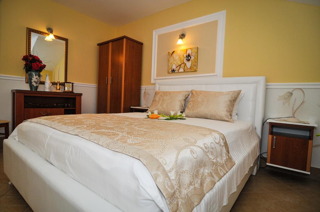 Apartments Scepanovic Tivat Bagian luar foto